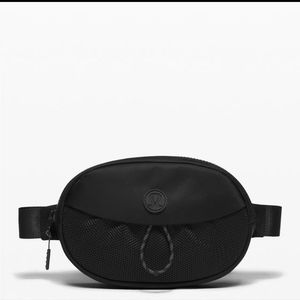 Lululemon Take It On Belt Bag Black